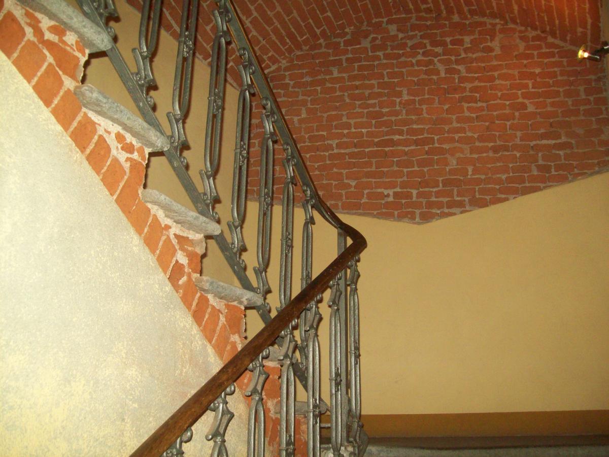 Hotel Excalibur Revello Buitenkant foto